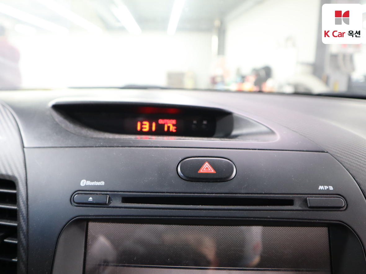 Kia K3 2013 - Image 14