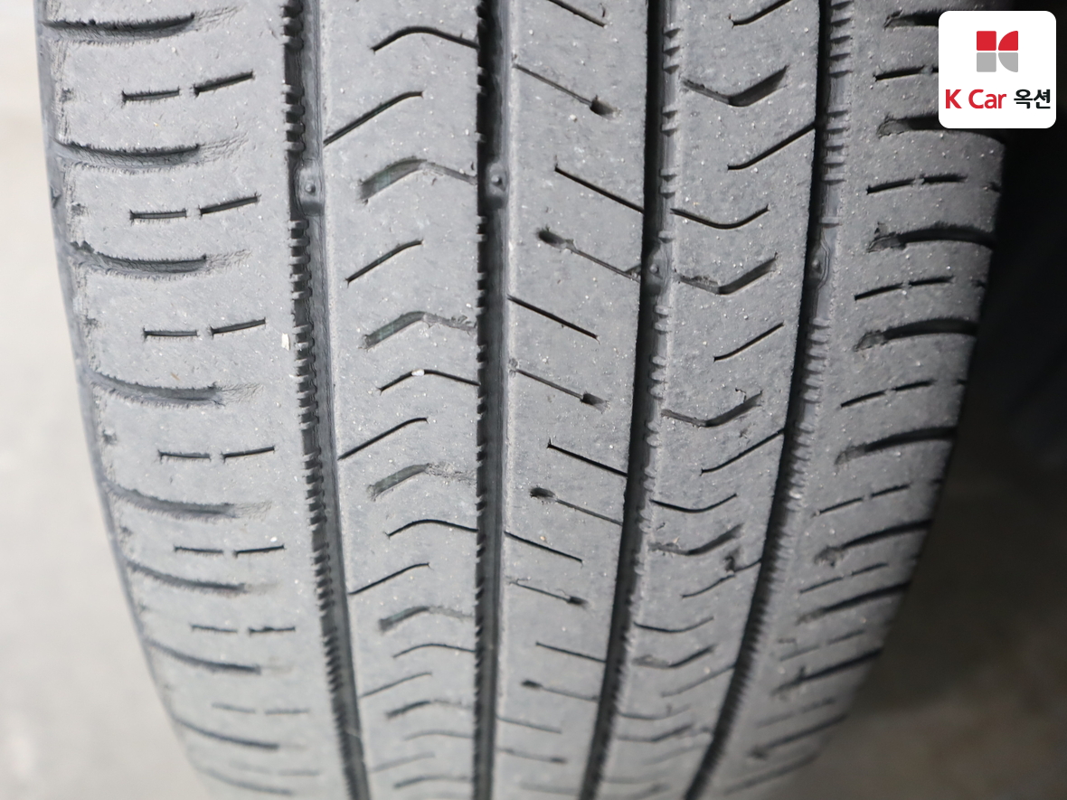 Kia K3 2013 - Image 32