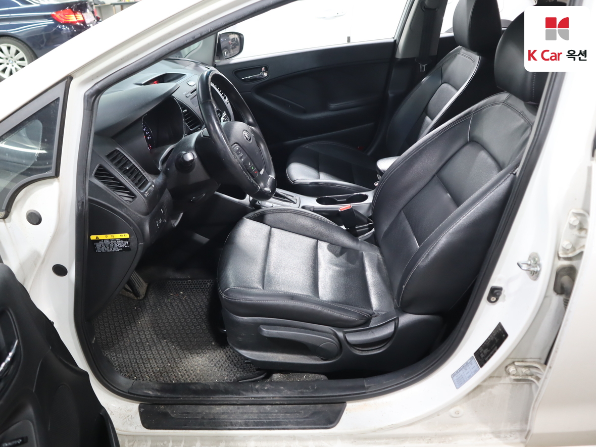 Kia K3 2013 - Image 19