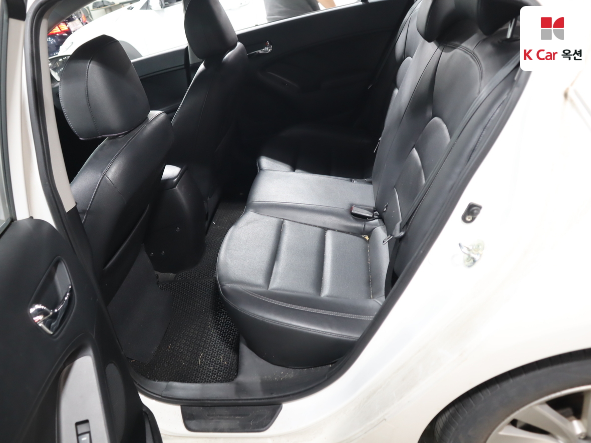 Kia K3 2013 - Image 24