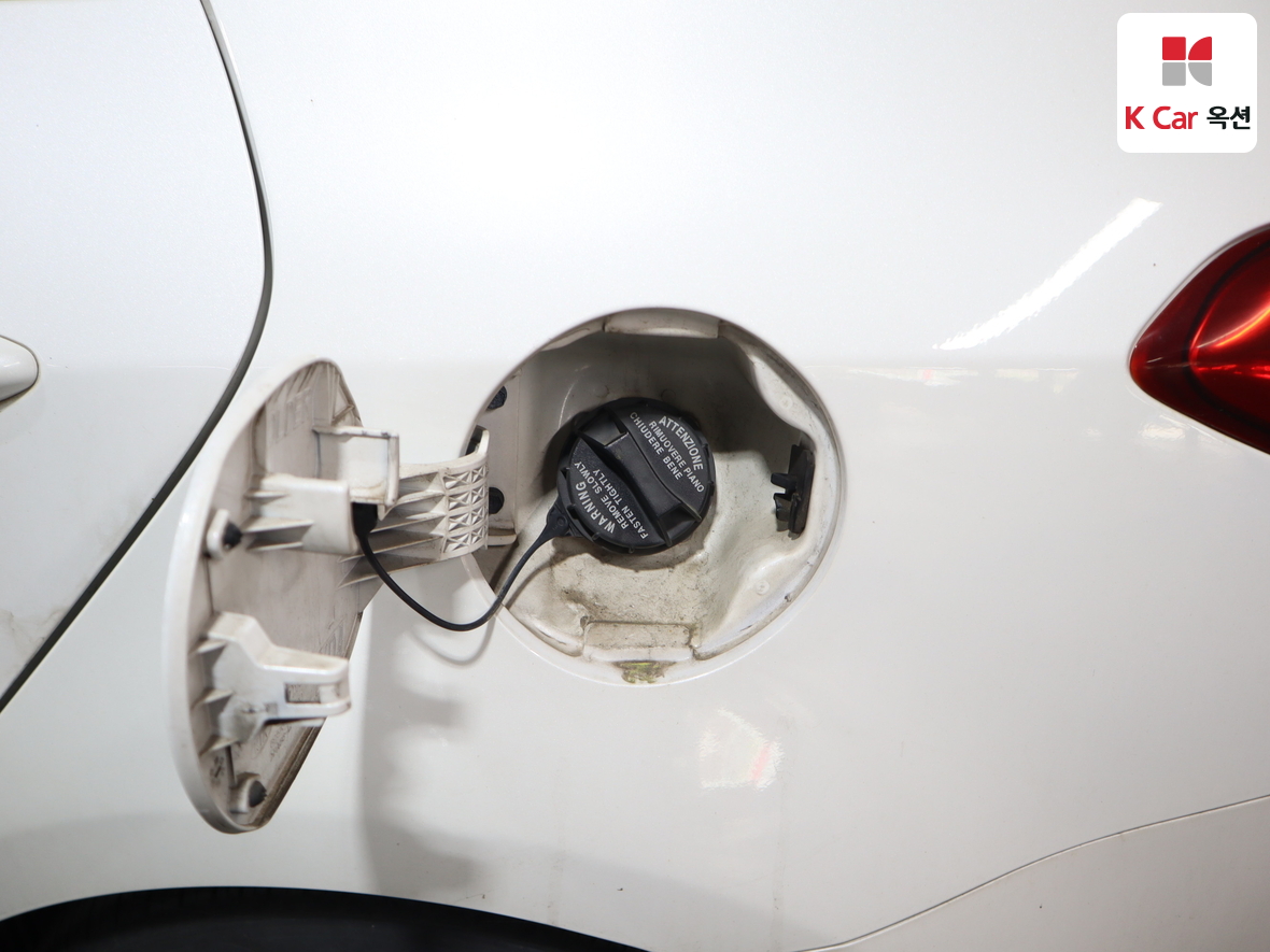 Kia K3 2013 - Image 25