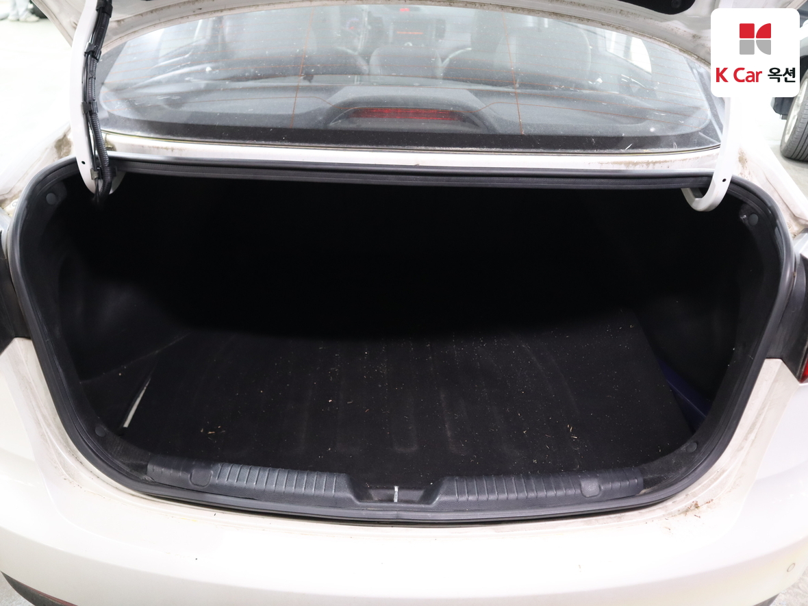 Kia K3 2013 - Image 26