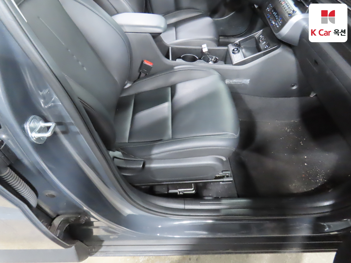 Hyundai Kona 2023 - Image 31