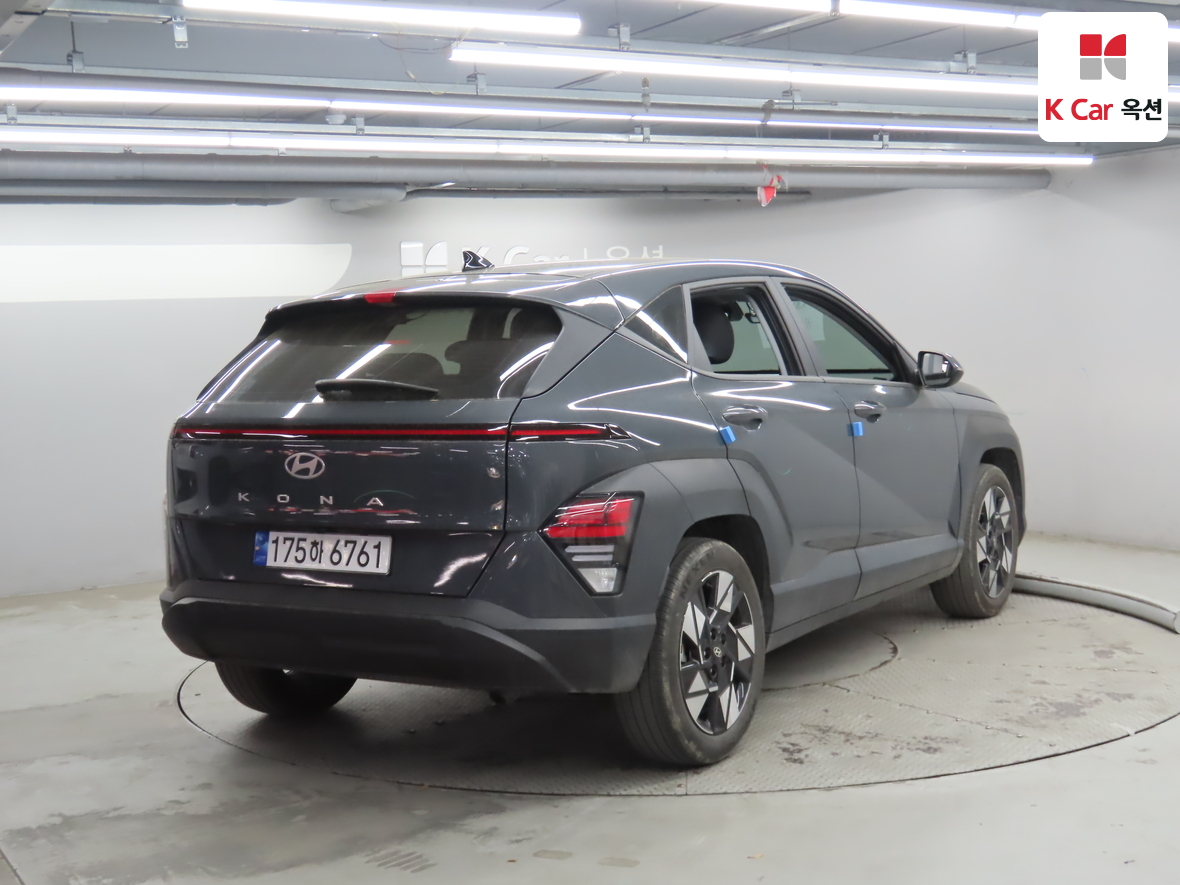 Hyundai Kona 2023 - Image 2