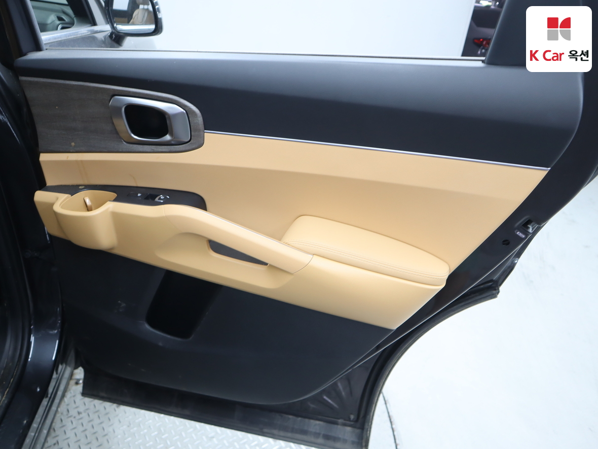 كيا سورينتو 2023 - صورة 27