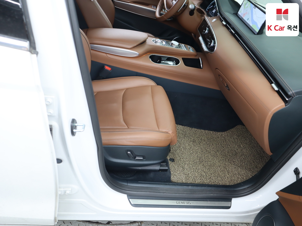جينيسيس GV70 2023 - صورة 30