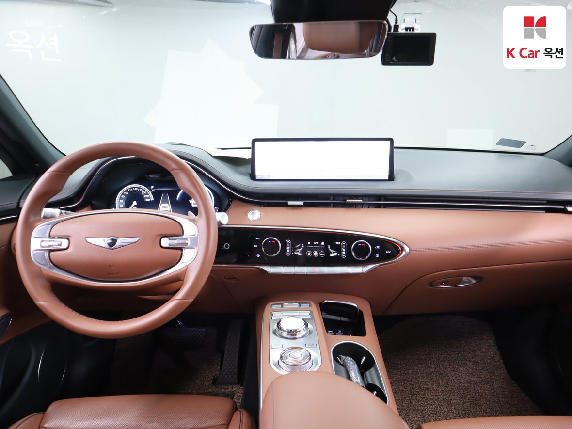 جينيسيس GV70 2023 - صورة 3