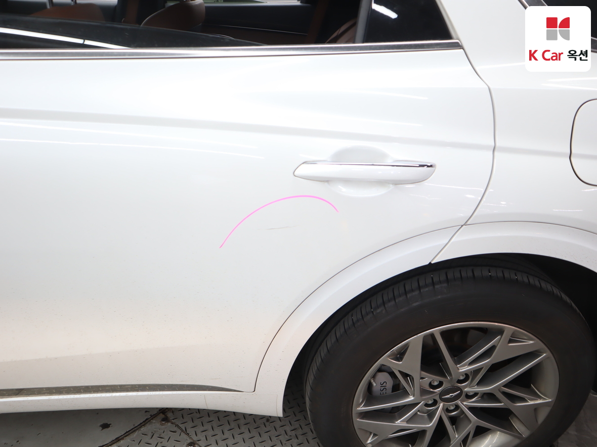 جينيسيس GV70 2023 - صورة 40