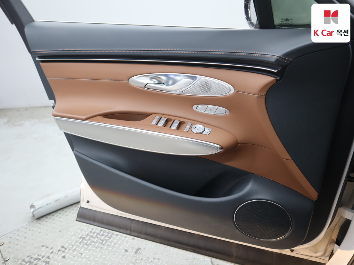 جينيسيس GV70 2023 - صورة 8