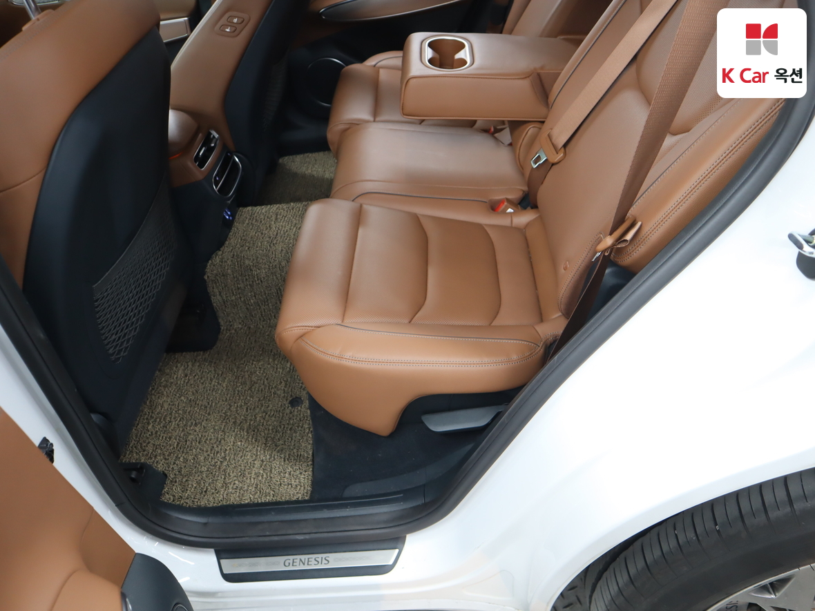 جينيسيس GV70 2023 - صورة 22