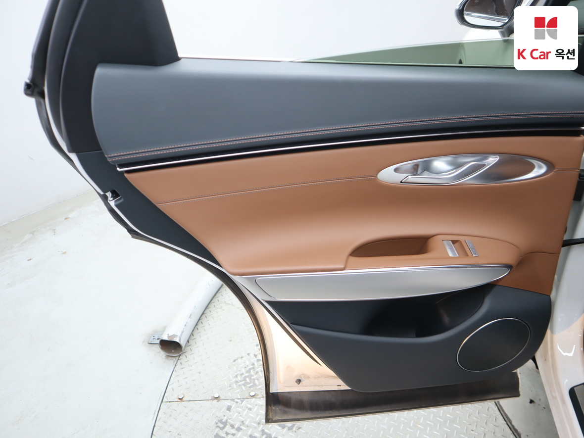 جينيسيس GV70 2023 - صورة 21