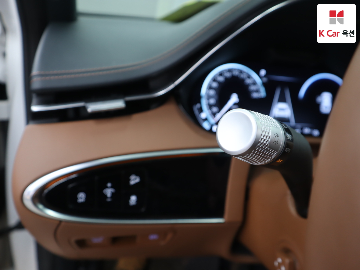 جينيسيس GV70 2023 - صورة 9