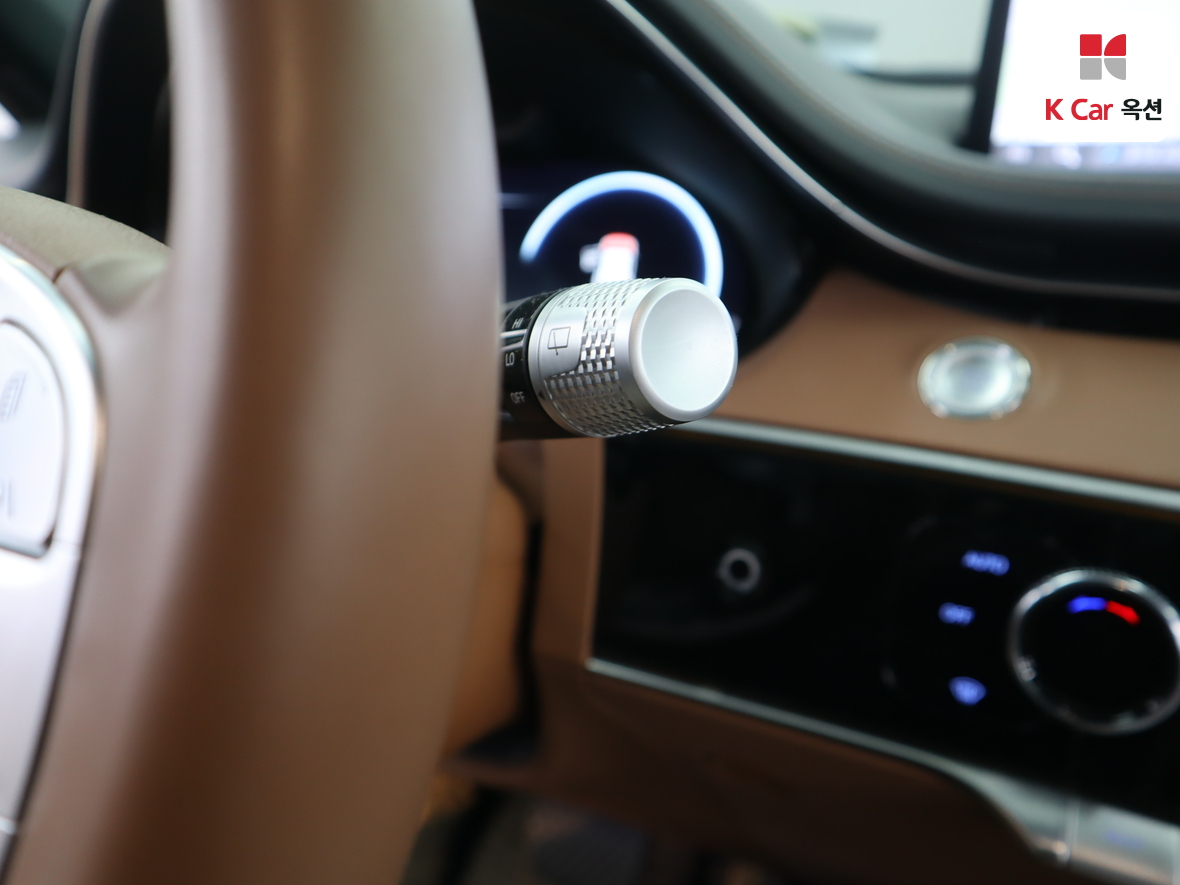 جينيسيس GV70 2023 - صورة 11