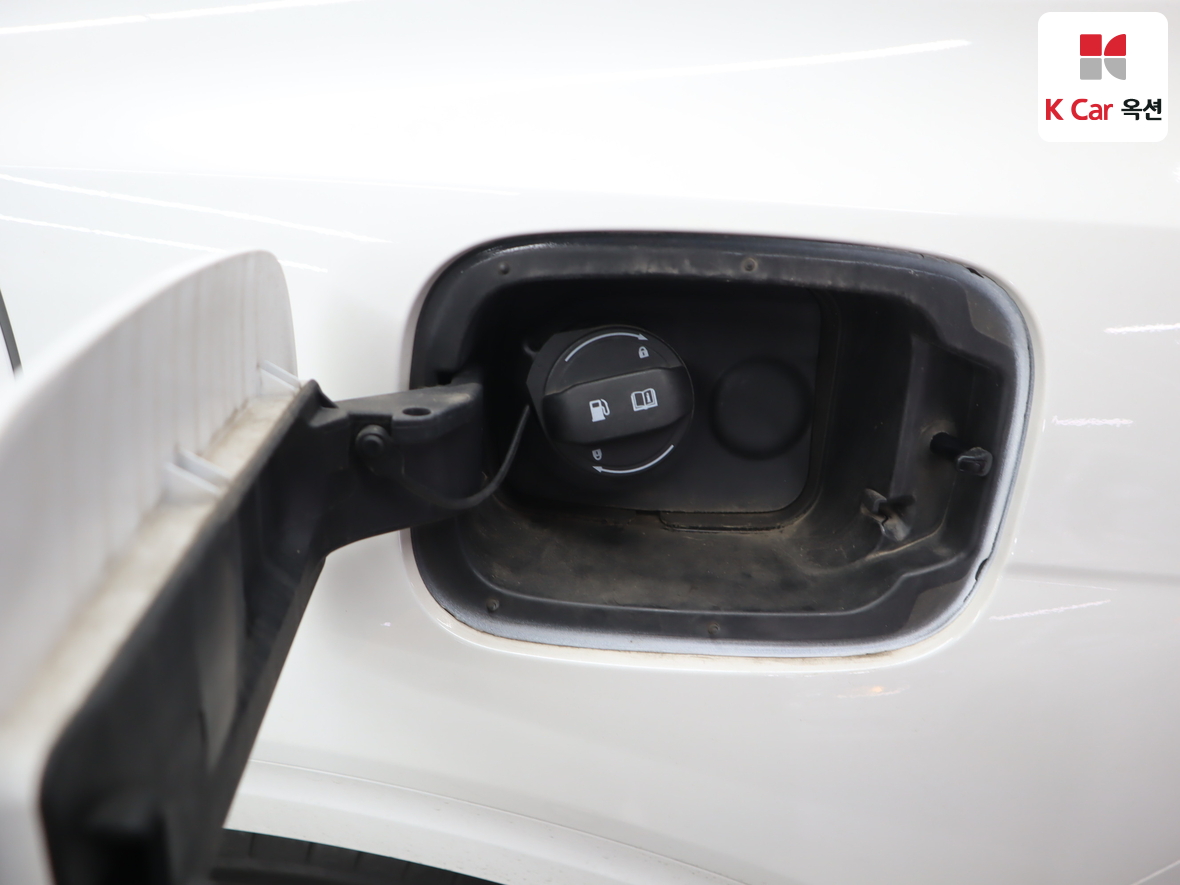 جينيسيس GV70 2023 - صورة 23