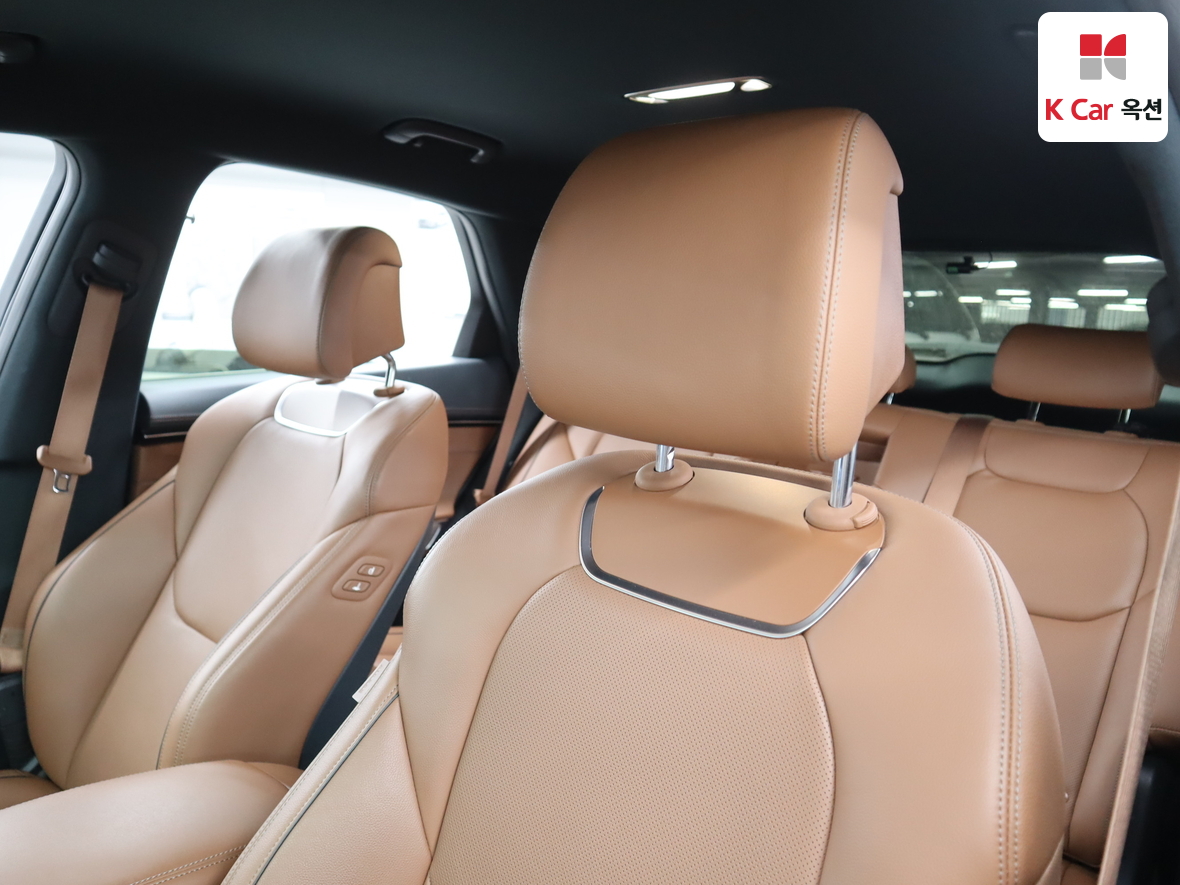 جينيسيس GV70 2023 - صورة 19