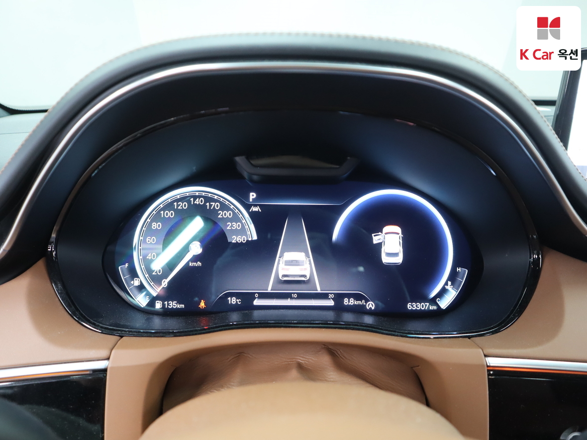 جينيسيس GV70 2023 - صورة 5