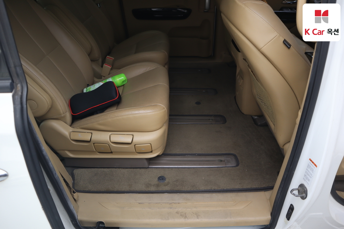Kia New Carnival - 32