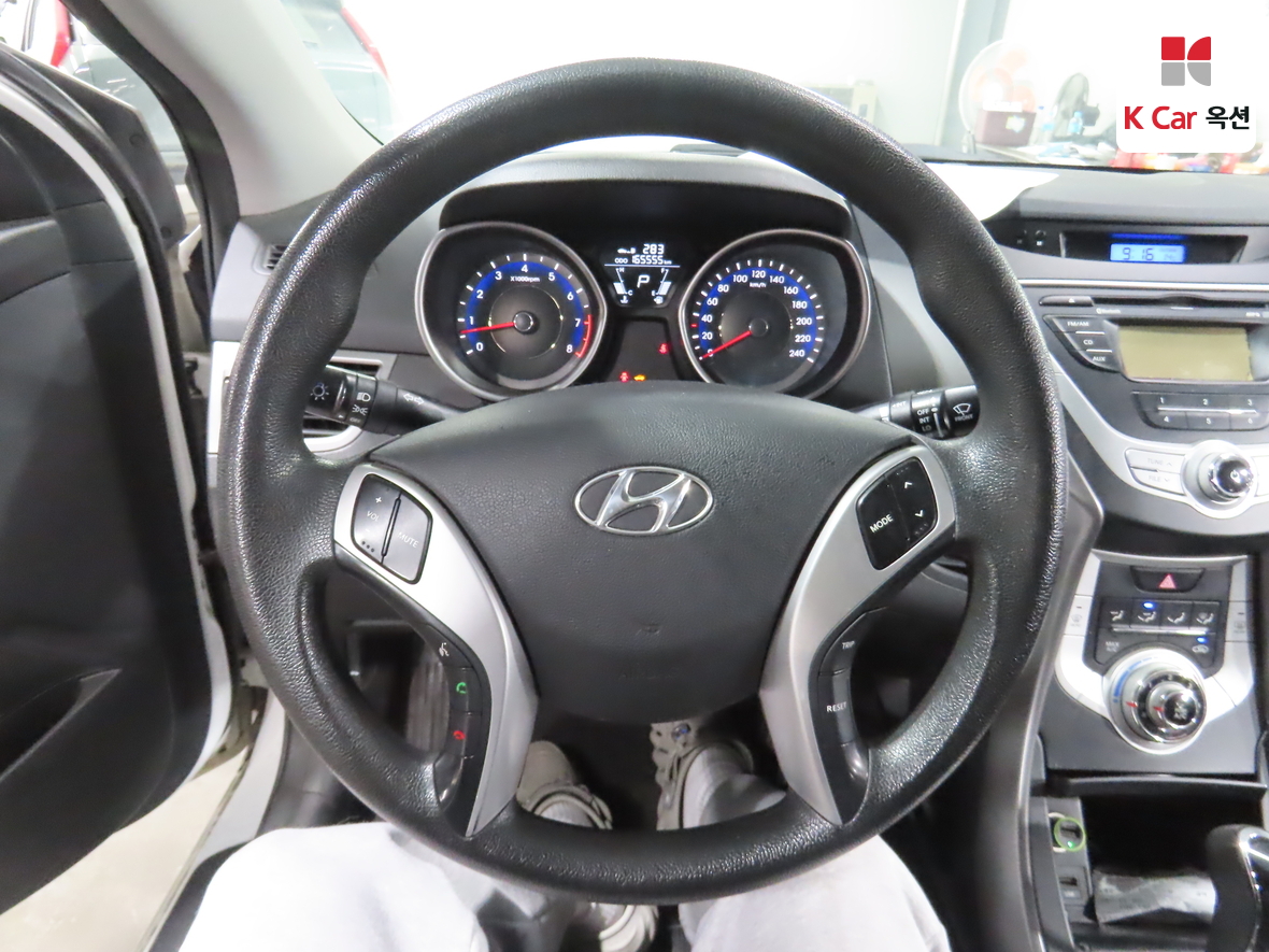 هيونداي إلانترا 2011 - صورة 10