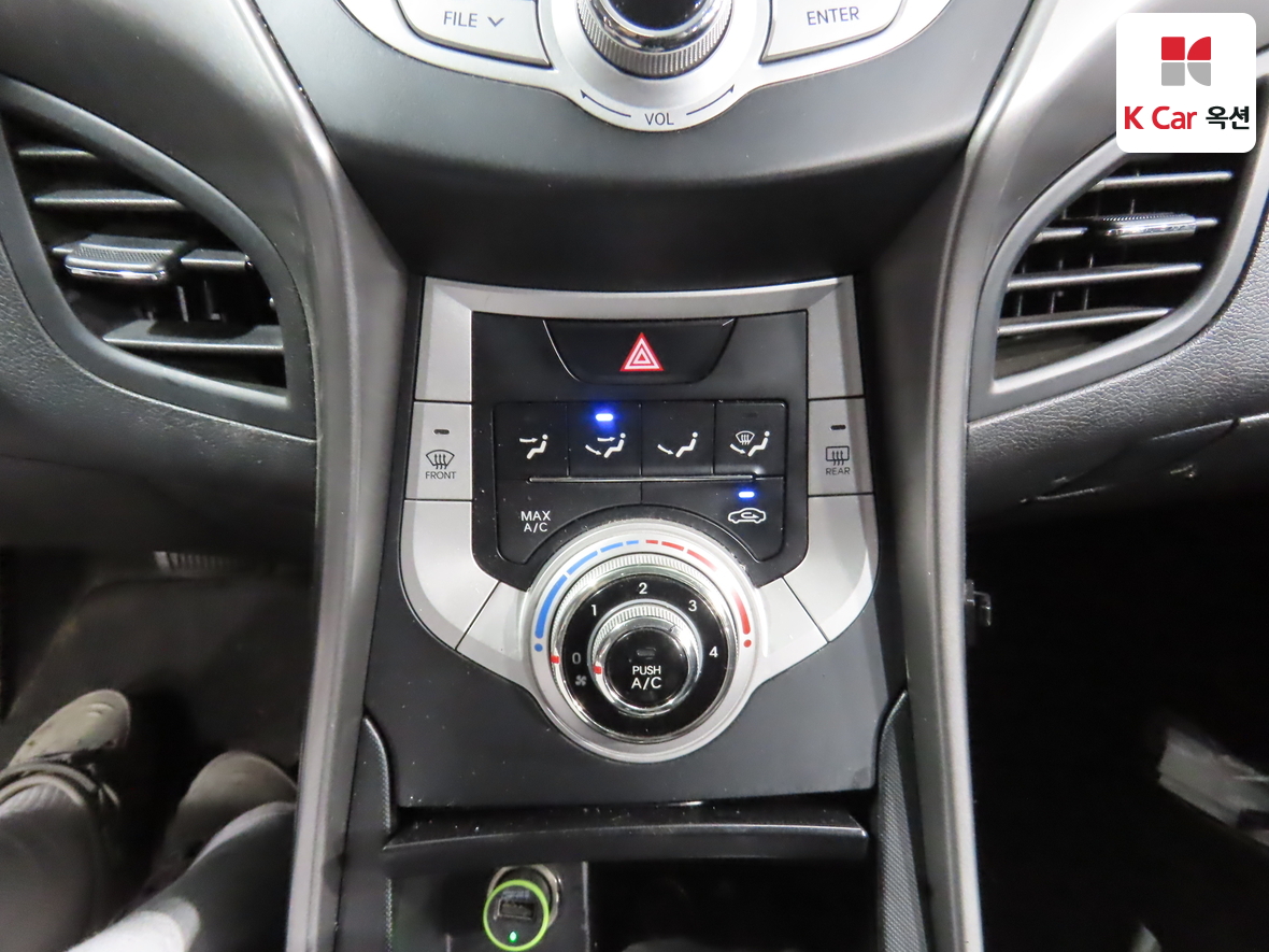 هيونداي إلانترا 2011 - صورة 14