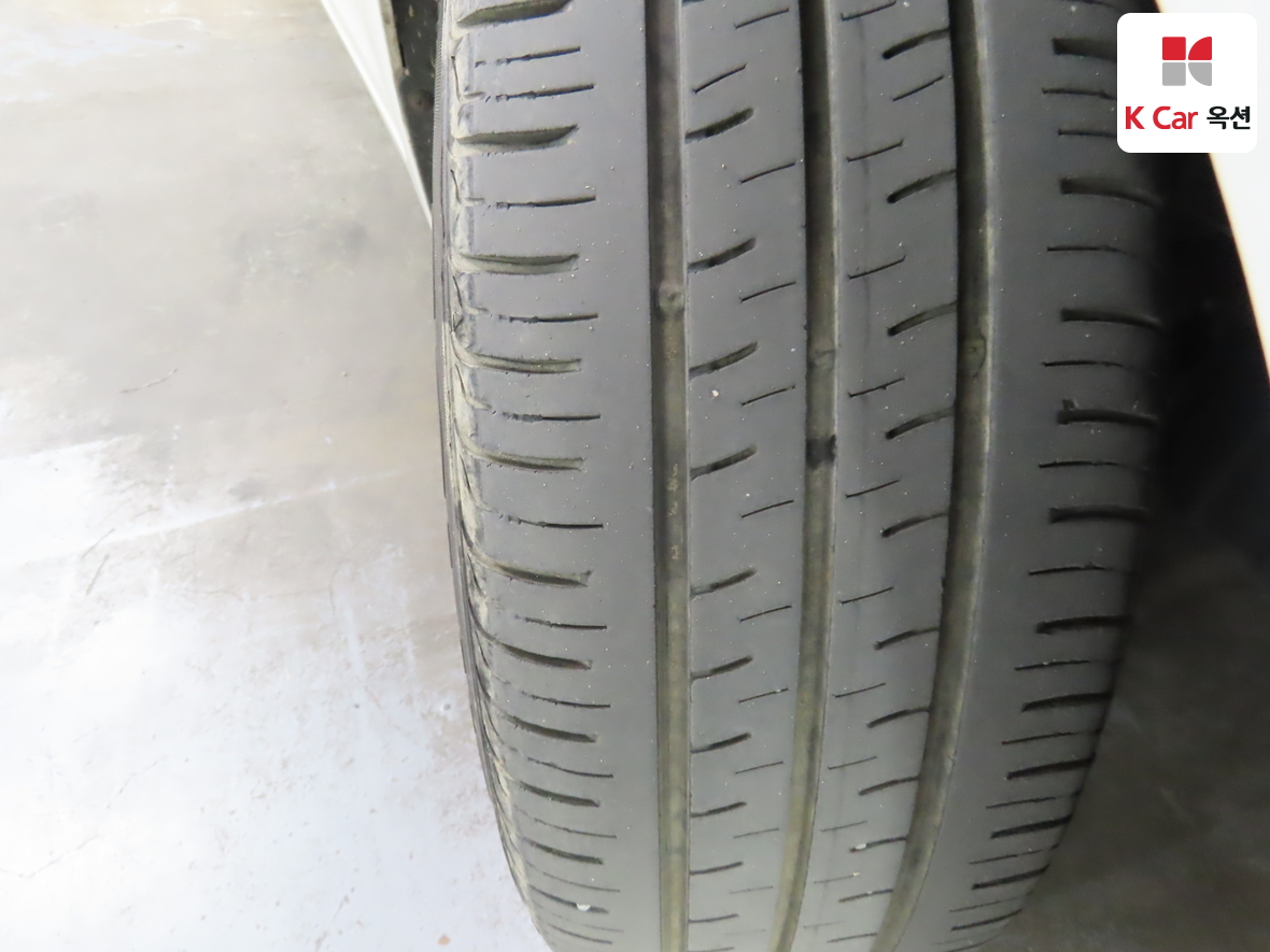 هيونداي إلانترا 2011 - صورة 30