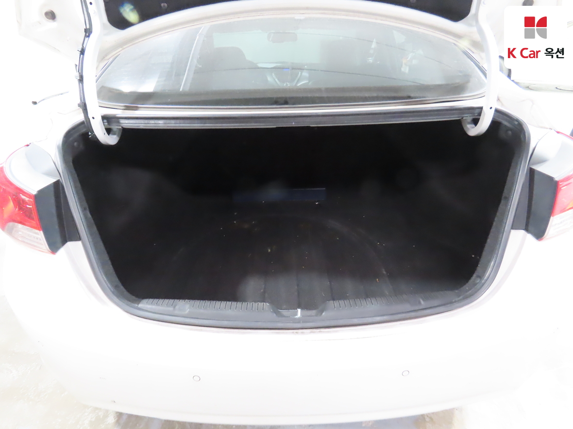 هيونداي إلانترا 2011 - صورة 24