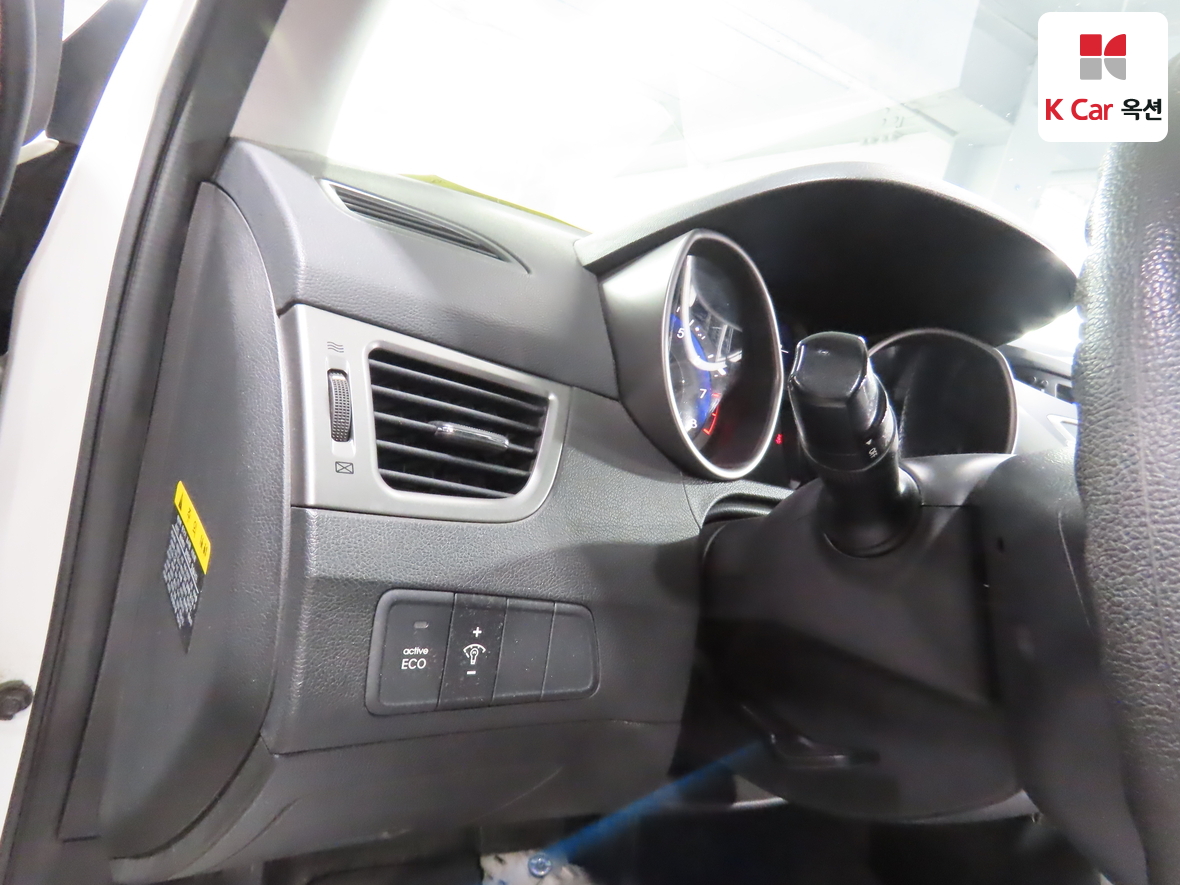 هيونداي إلانترا 2011 - صورة 9