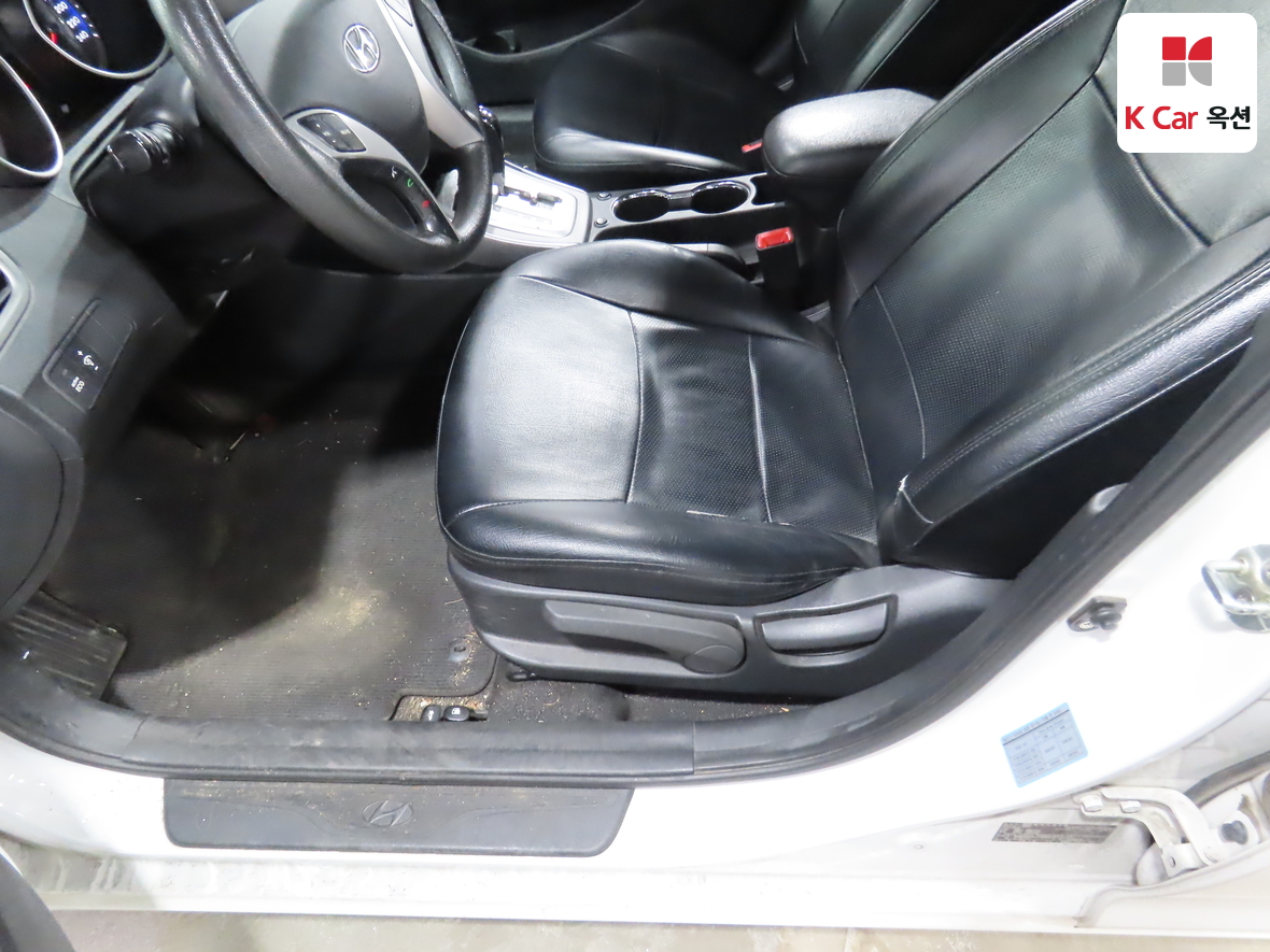 هيونداي إلانترا 2011 - صورة 16