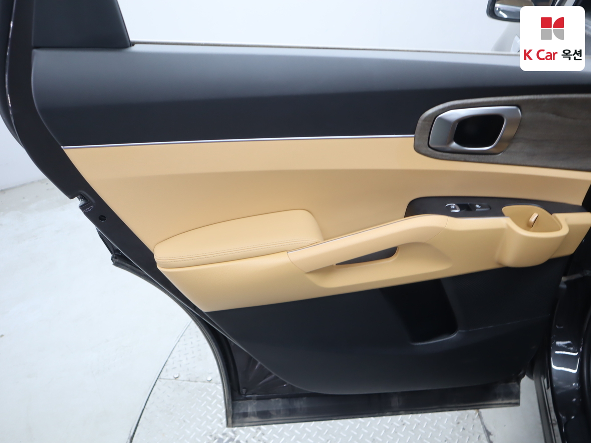 Kia Sorento 2023 - Image 21