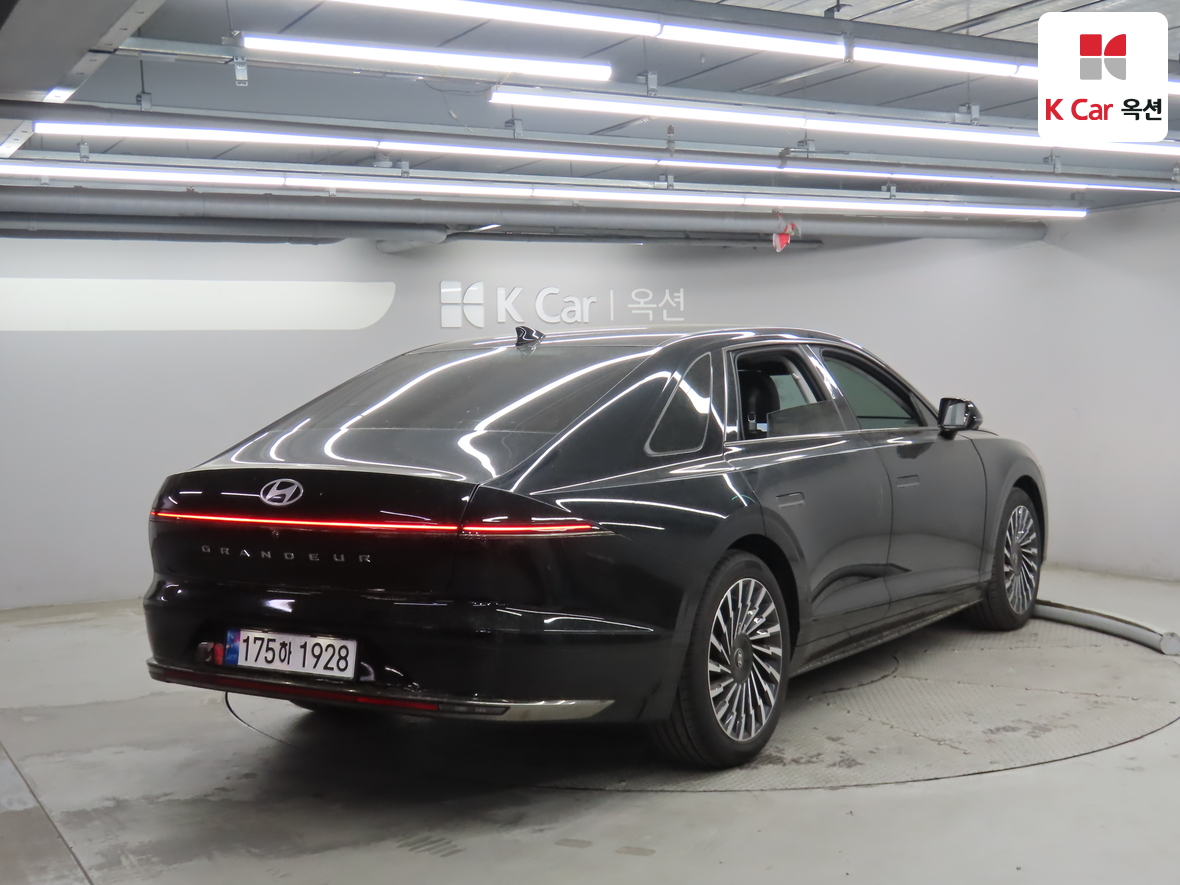 Hyundai AZERA 2023 - Image 2