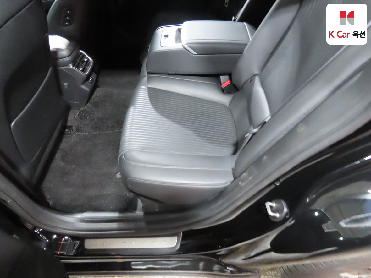 Hyundai AZERA 2023 - Image 23