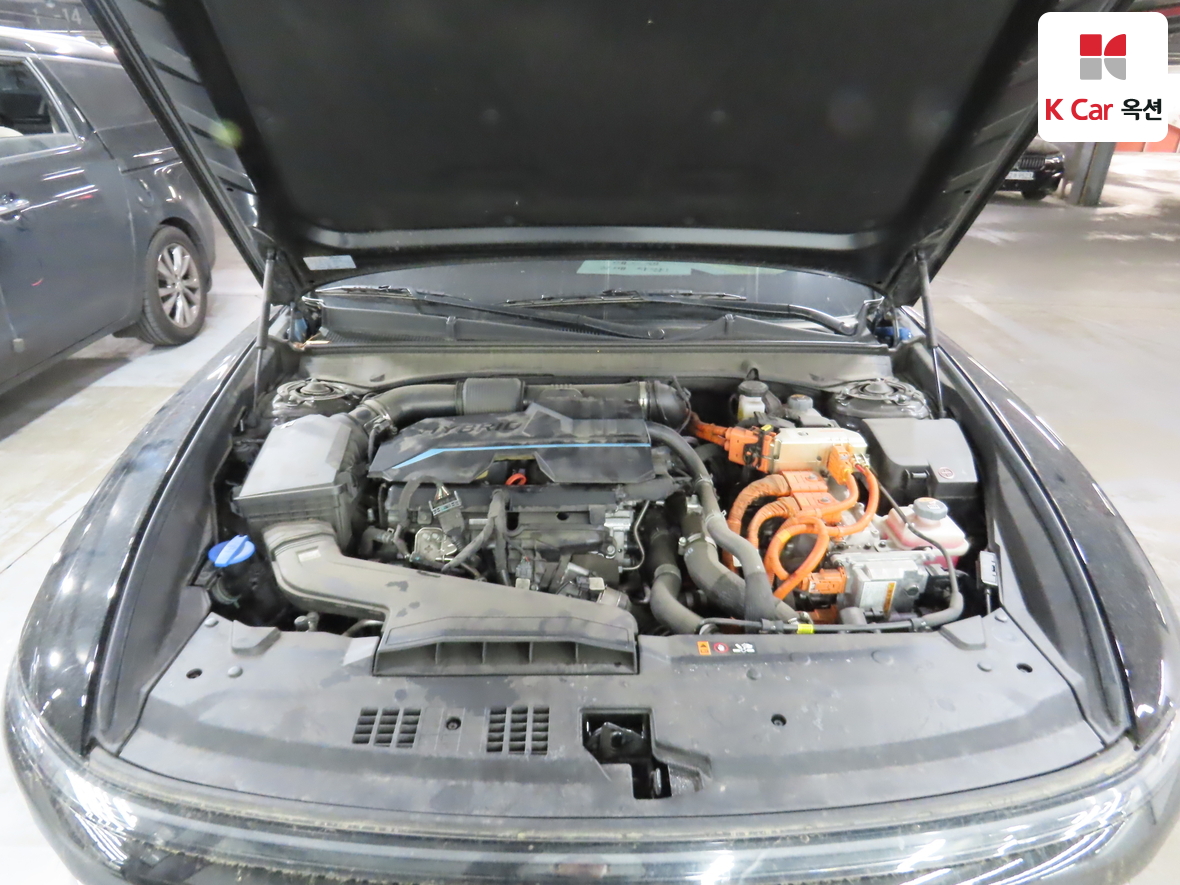 Hyundai AZERA 2023 - Image 34