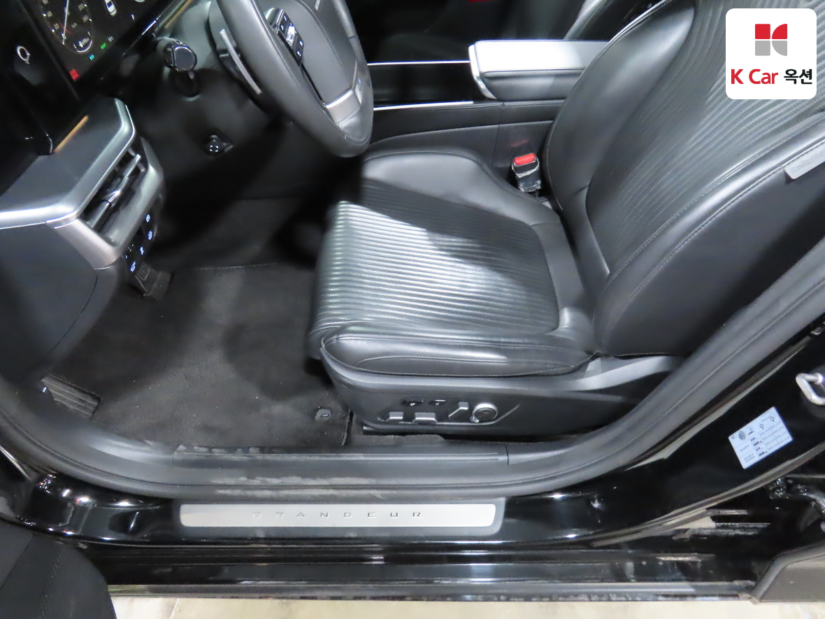 Hyundai AZERA 2023 - Image 18