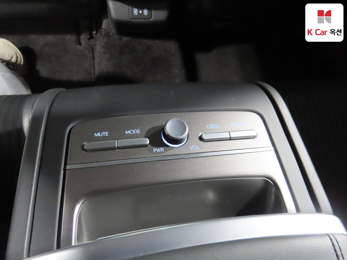 Hyundai AZERA 2023 - Image 24