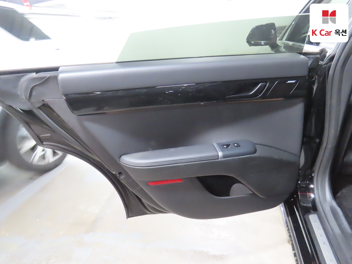 Hyundai AZERA 2023 - Image 22