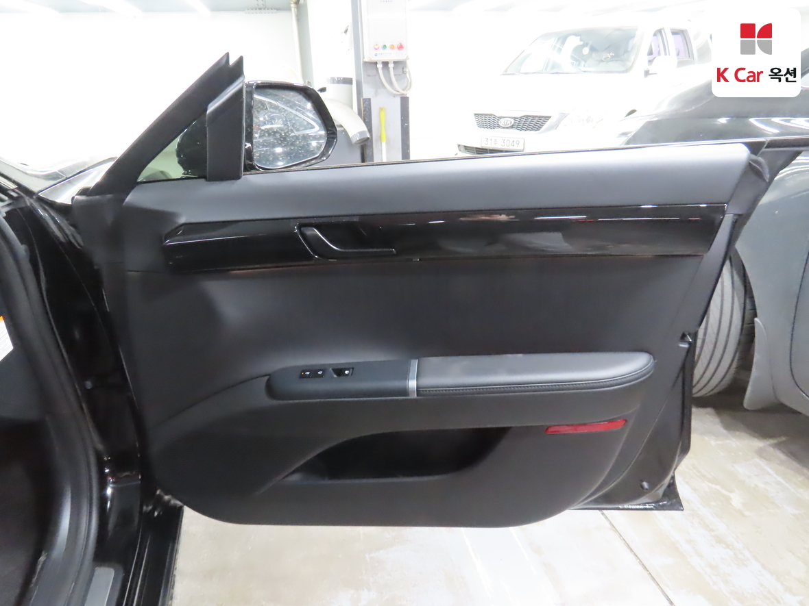 Hyundai AZERA 2023 - Image 30