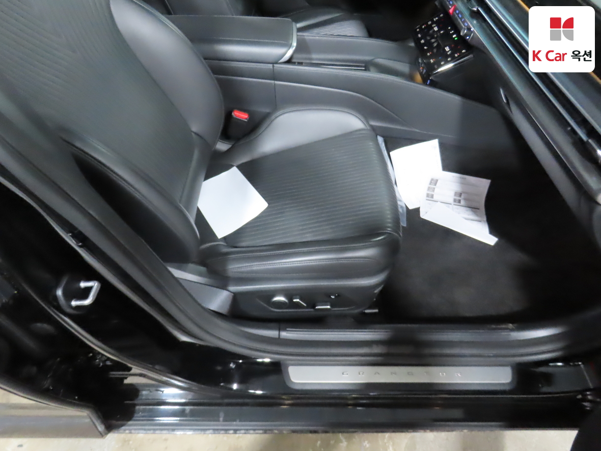 Hyundai AZERA 2023 - Image 31