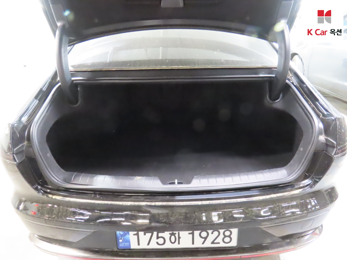 Hyundai AZERA 2023 - Image 26