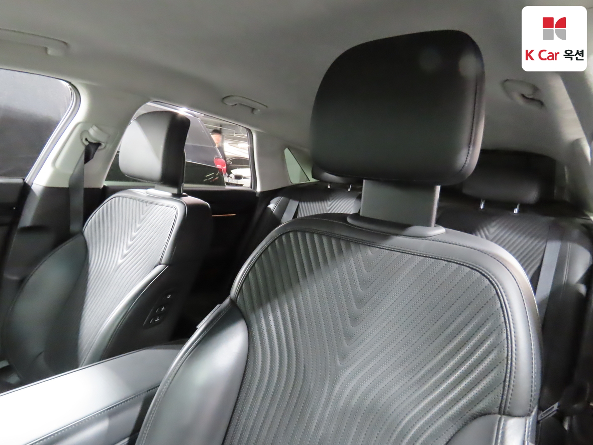 Hyundai AZERA 2023 - Image 19