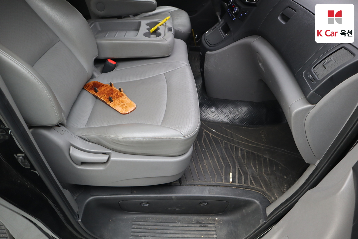 Hyundai Grand Starex - 27