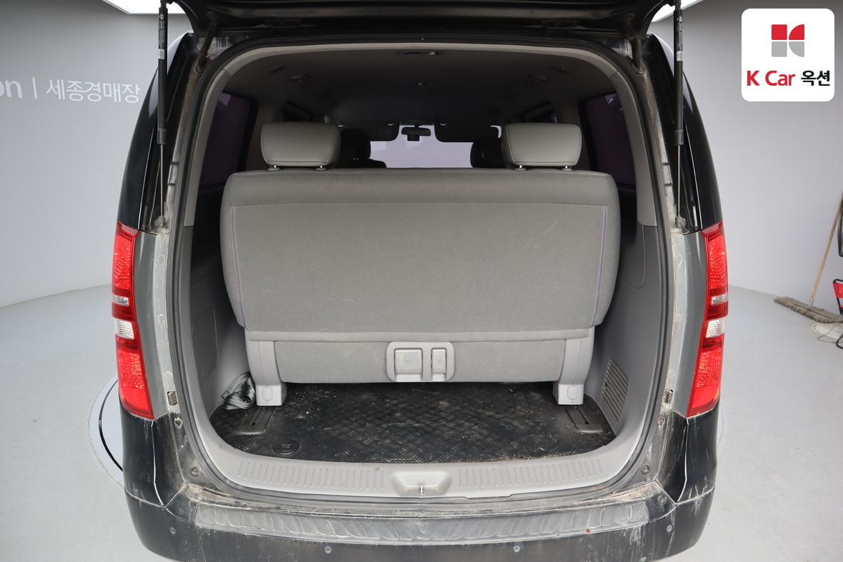 Hyundai Grand Starex - 23