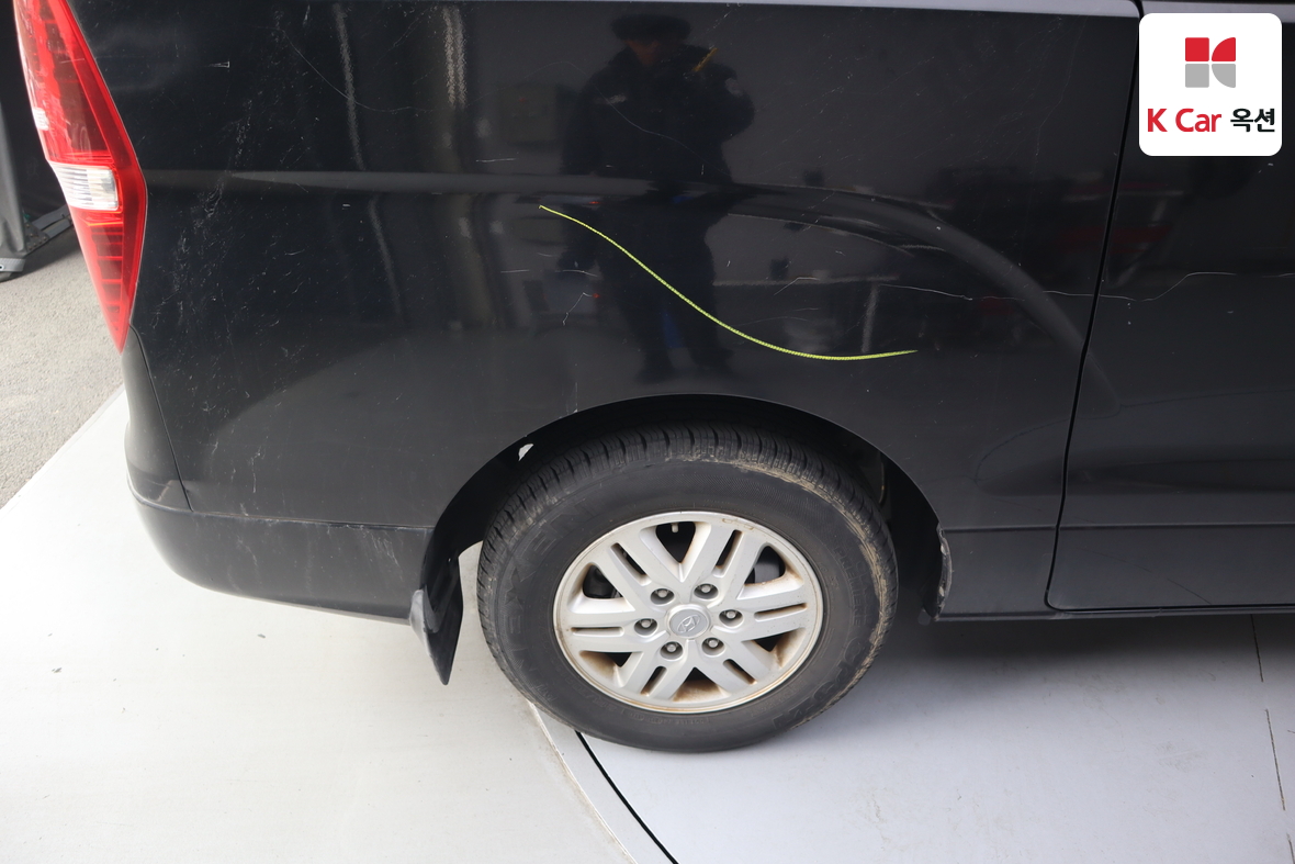 Hyundai Grand Starex - 32