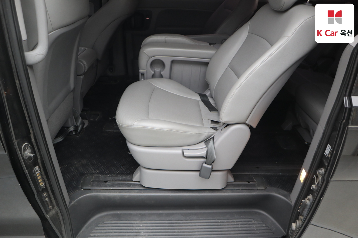 Hyundai Grand Starex - 20