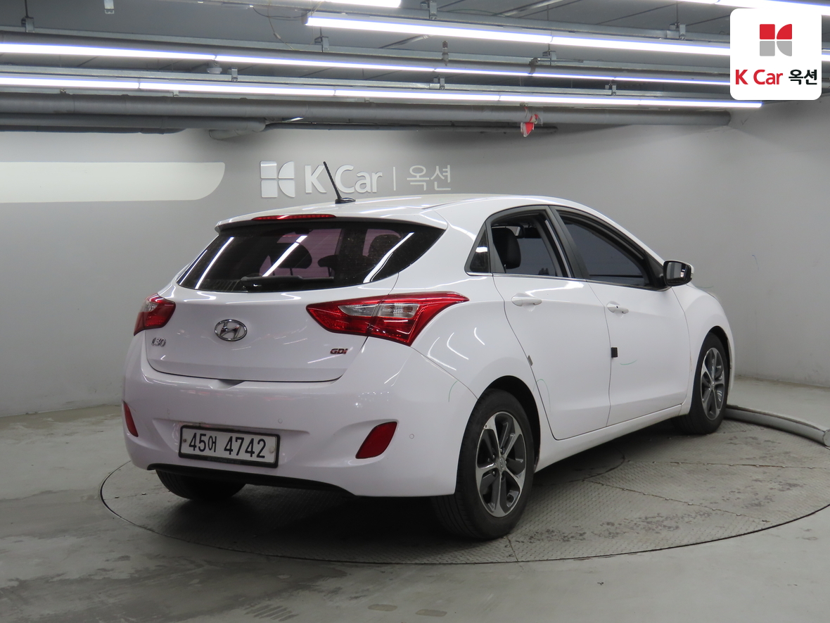 Hyundai i30 2015 - Image 2