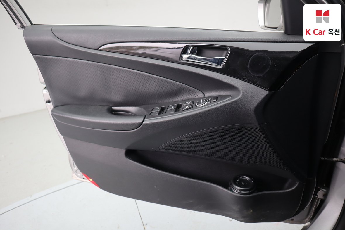Hyundai Sonata - 8