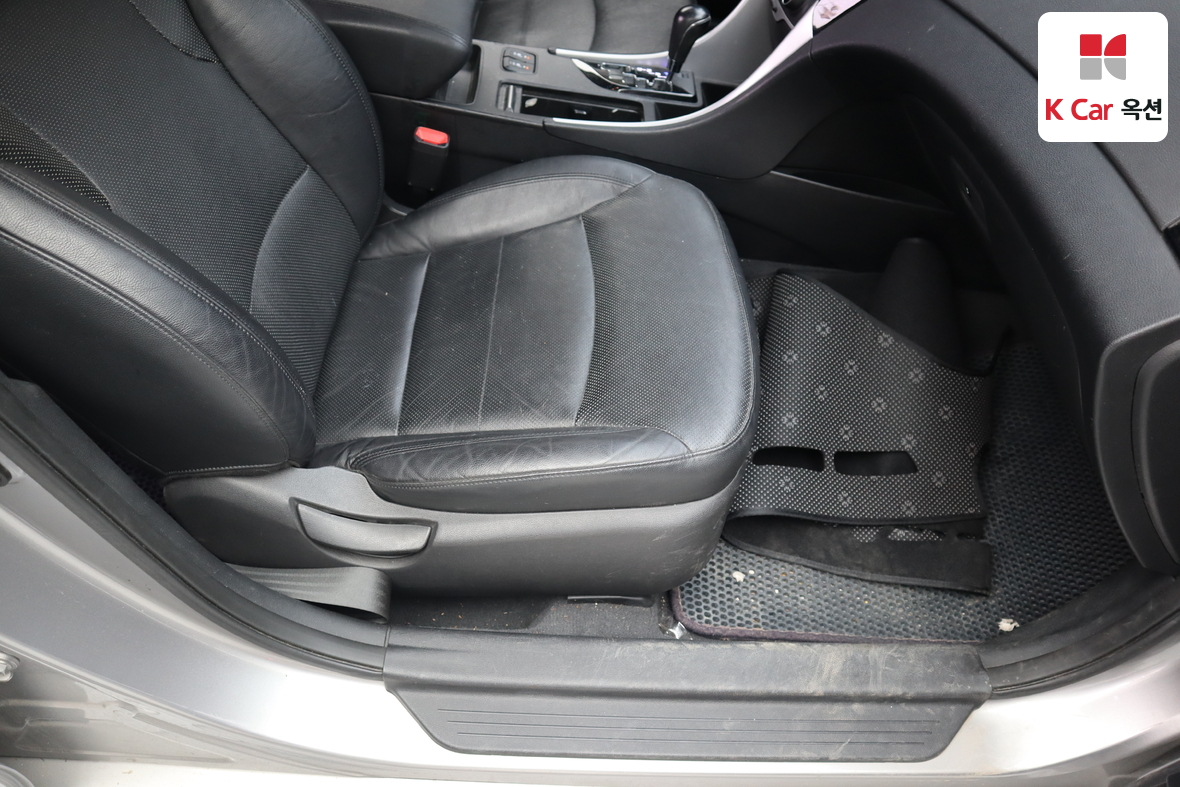 Hyundai Sonata - 28
