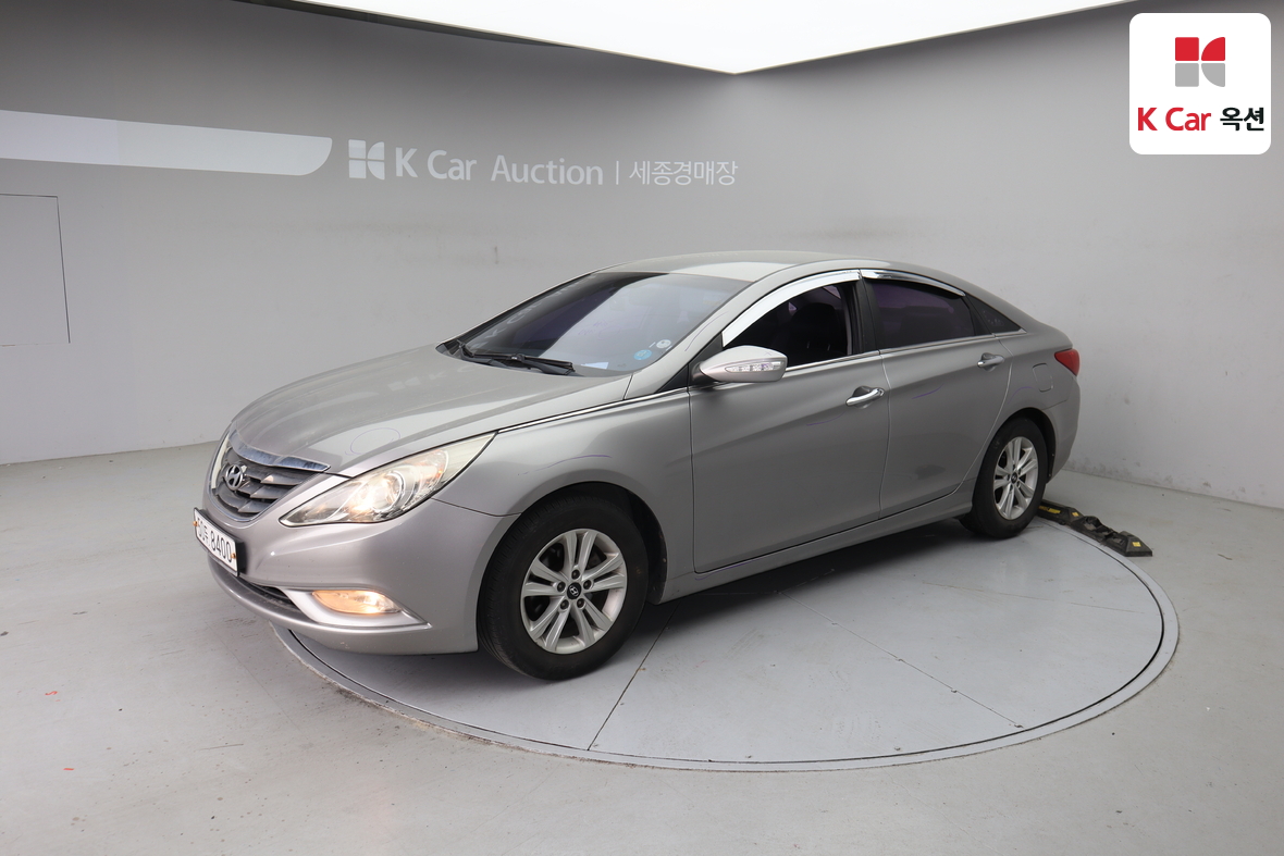 Hyundai Sonata - 1