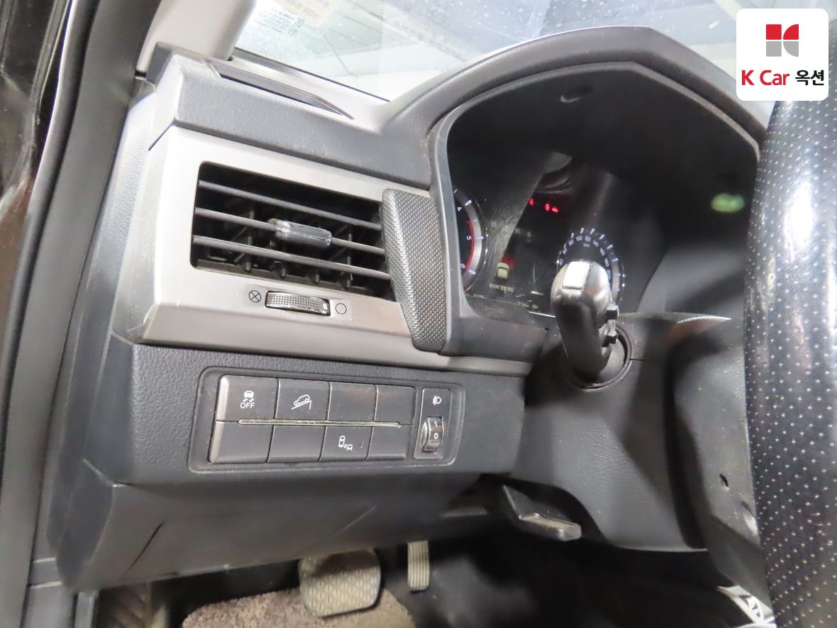KG Mobility Rexton Sports 2019 - Image 9