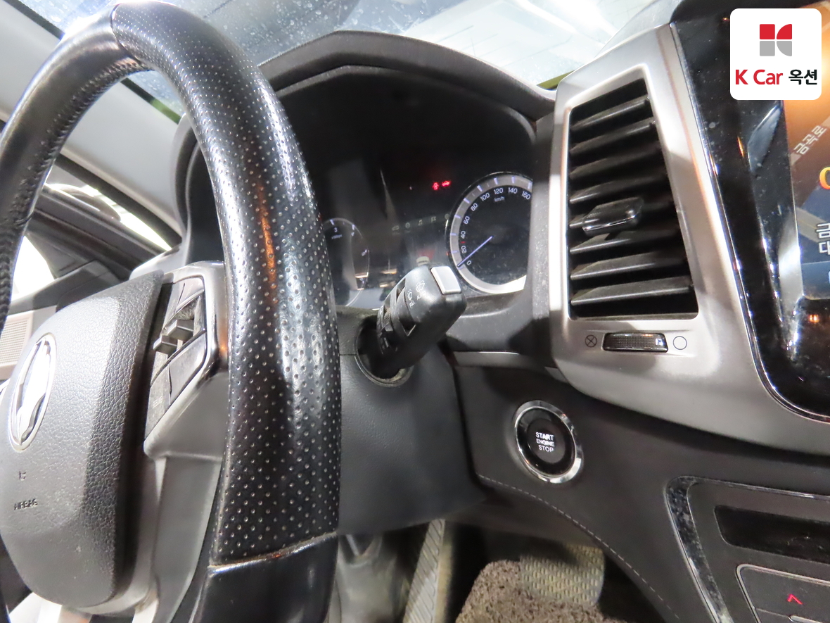 KG Mobility Rexton Sports 2019 - Image 11