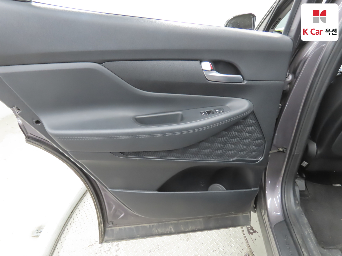 Hyundai SANTAFE 2021 - Image 22