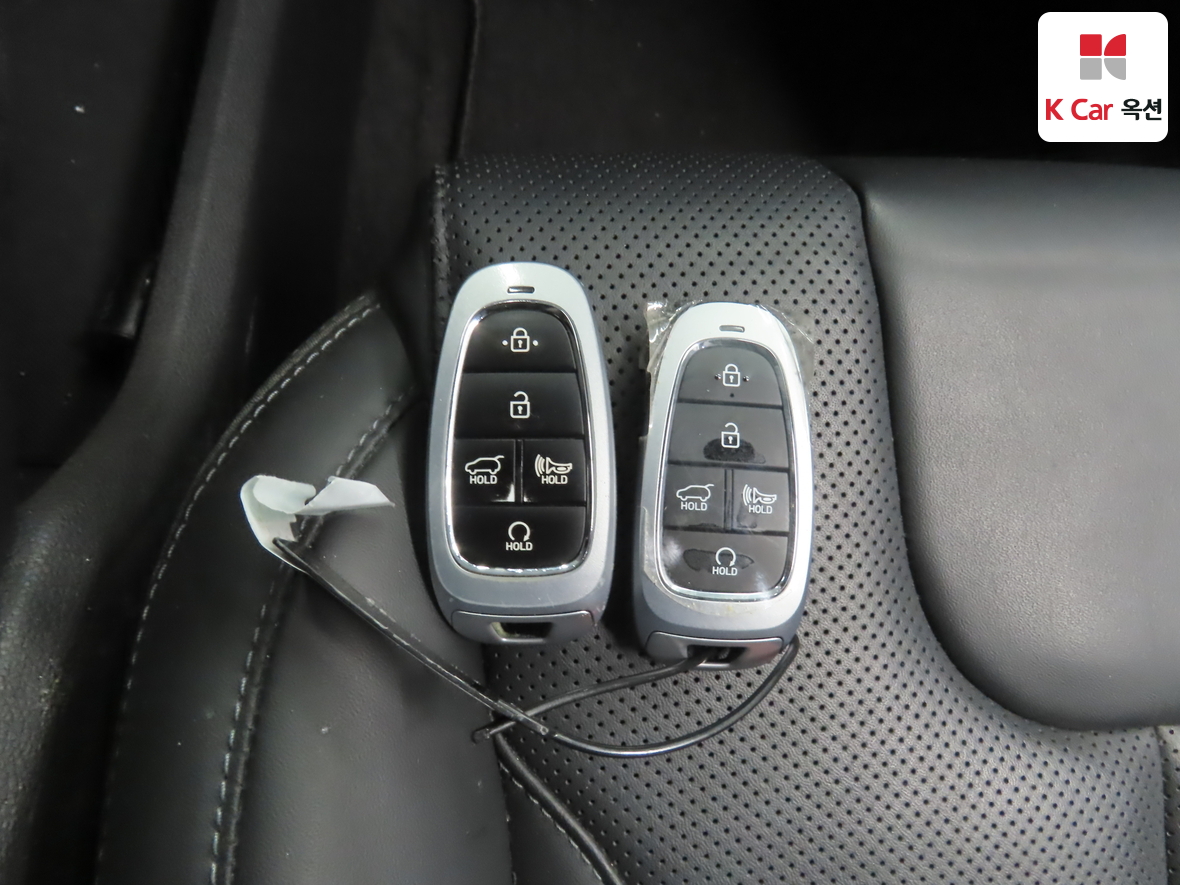 Hyundai SANTAFE 2021 - Image 17